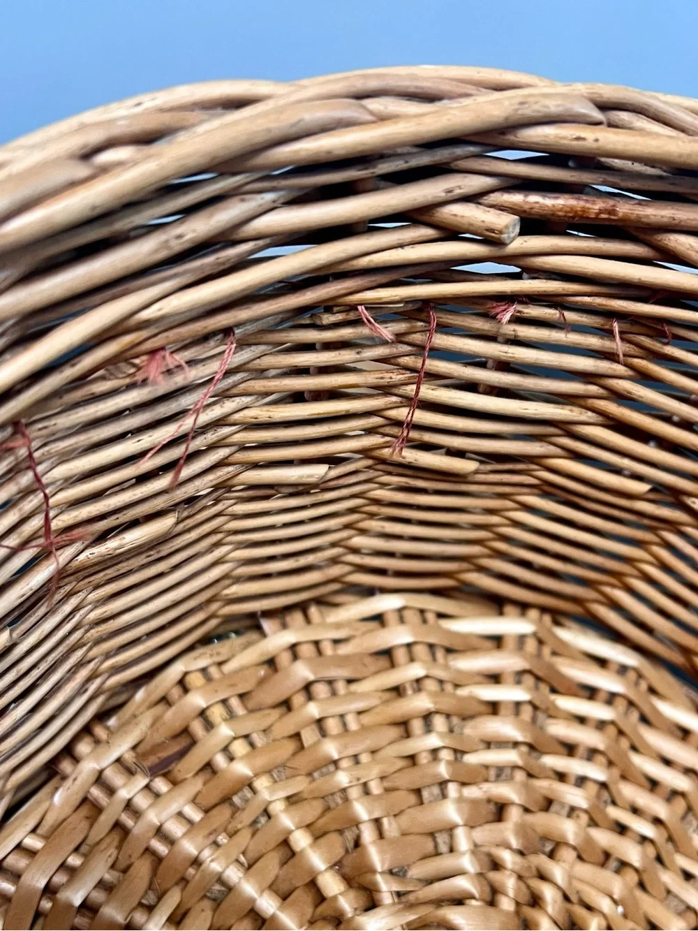 VTG Hand Woven Willow Sewing Basket Lidded Round Maroon Liner Remnants 12” Boho
